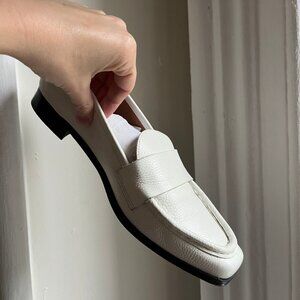 About Arianne White Dali Loafer